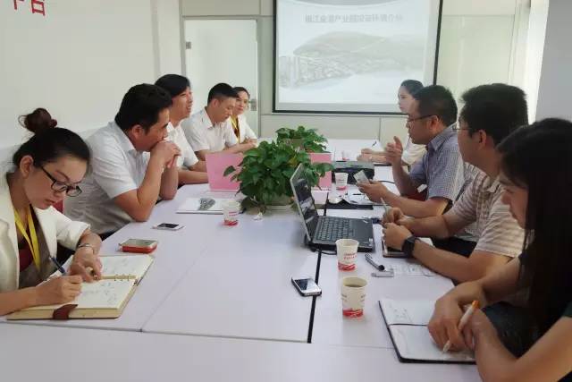 東方龍商務(wù)舉辦汽車綜合商圈投資選址項目對接會,助力地方優(yōu)化汽車市場格局 東方龍商務(wù)舉辦汽車綜合商圈投資選址項目對接會,助力地方優(yōu)化汽車市場格局