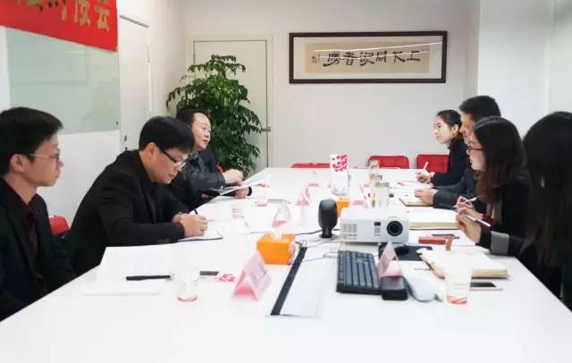 湖北省赤壁市人民政府副市長(zhǎng)劉智毅率團(tuán)考察上海東方龍國(guó)際商務(wù)平臺(tái)