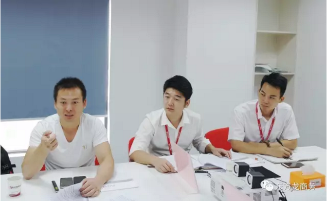 舉行汽車電子產(chǎn)品投資選址項目的政府對接會,政企雙方達成初步合作意向 舉行汽車電子產(chǎn)品投資選址項目的政府對接會,政企雙方達成初步合作意向