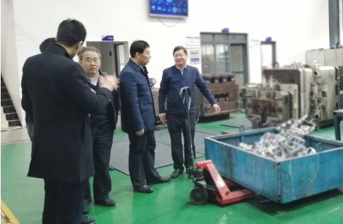 陪同政府園區(qū)赴合金建材制造投資選址項目方實地對接考察，促進制造行業(yè)邁向高質(zhì)量發(fā)展