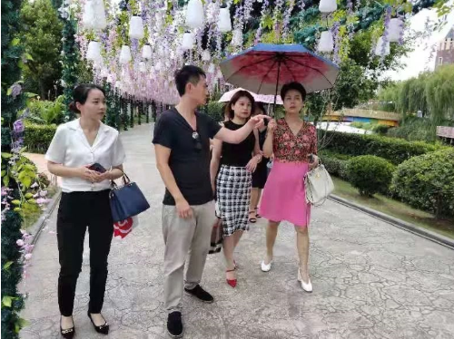 助力政府園區(qū)高效對接考察外企旅游度假村投資選址項(xiàng)目與特色主題樂園項(xiàng)目，加快推進(jìn)文旅產(chǎn)業(yè)融合發(fā)展