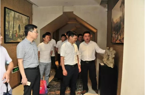 陪同政府園區(qū)赴縣域總部基地投資選址項(xiàng)目方對接考察，助力產(chǎn)業(yè)轉(zhuǎn)型升級，促進(jìn)縣域經(jīng)濟(jì)發(fā)展