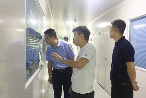 陪同政府園區(qū)對(duì)接考察高端觸摸屏及蓋板投資選址項(xiàng)目，高效推進(jìn)項(xiàng)目建設(shè)工作