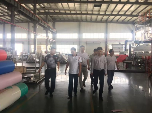 陪同政府園區赴塑料薄膜搬遷投資選址項目方對接考察，將加快推動項目落地