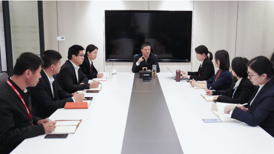 進(jìn)博首日，迎來政府來訪小高峰！全國(guó)40多家政府蒞臨東方龍商務(wù)集團(tuán)考察交流