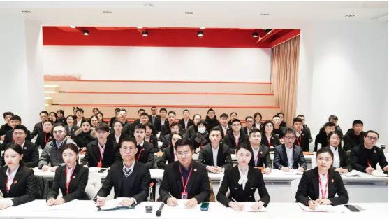 為2022年開局之戰(zhàn)夯基礎(chǔ)、扎根基！東方龍商務(wù)集團(tuán)年度培訓(xùn)大會(huì)成功舉行