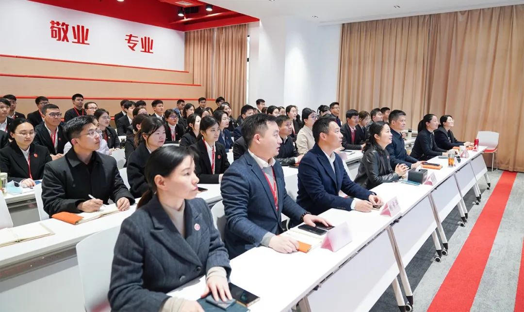 再推動一批項目落地，再塑造一批典型案例，發(fā)出集團招商最強音！3月下旬，集團成功通過34個優(yōu)質(zhì)投資選址項目