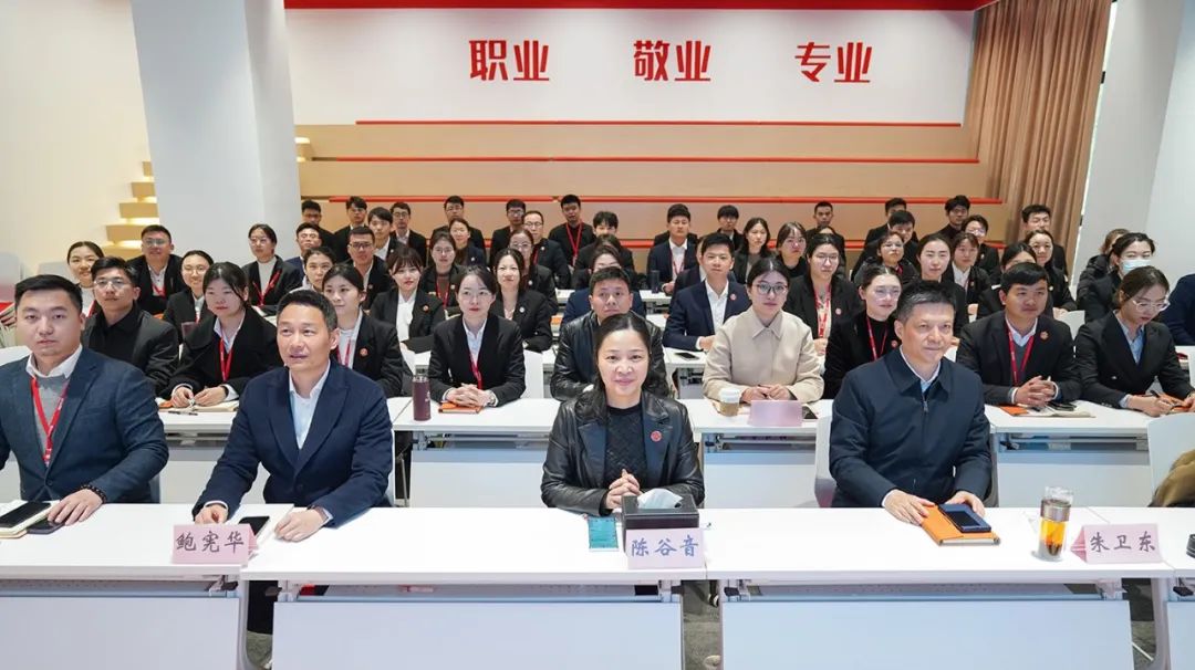 再推動一批項目落地，再塑造一批典型案例，發(fā)出集團招商最強音！3月下旬，集團成功通過34個優(yōu)質(zhì)投資選址項目