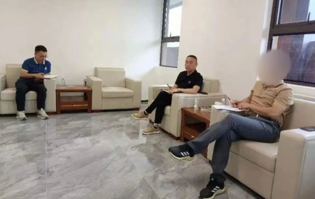 細(xì)分行業(yè)龍頭企業(yè)！光源顯示材料投資選址項(xiàng)目方考察四川某地方政府