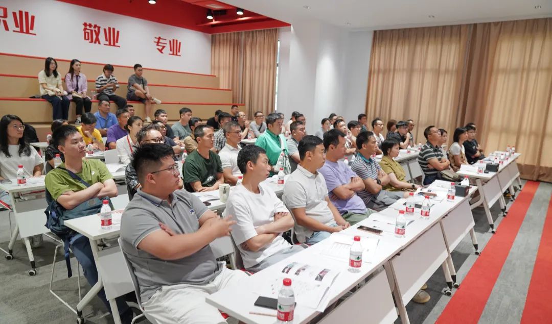 開講啦！集團董事長/CEO陳谷音走進上海交通大學講堂，為廣東海珠區石溪聯社考察團做專業招商實戰培訓